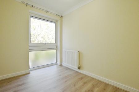 2 bedroom Flat to let in Eskdale, London Colney, AL2