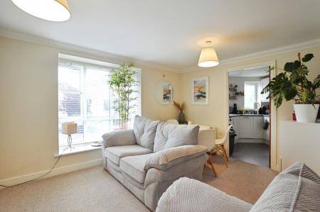 2 bedroom Flat to let in Sir John Newsom Way, Welwyn Garden City, AL7