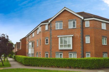 2 bedroom Flat to let in Sir John Newsom Way, Welwyn Garden City, AL7