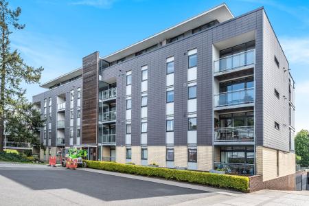 2 bedroom Flat to let in Newsom Place, St Albans, AL1