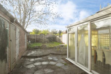 4 bedroom House to let in Flatfield Road, St Albans, HP3