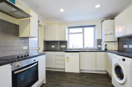 5 bedroom House to let in Flatfield Road, Hemel Hempstead, HP3