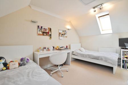 3 bedroom Town house to let in Hedley Road, St Albans, AL1