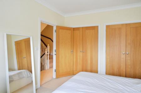 3 bedroom Town house to let in Hedley Road, St Albans, AL1