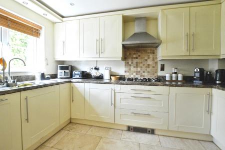 3 bedroom Town house to let in Hedley Road, St Albans, AL1