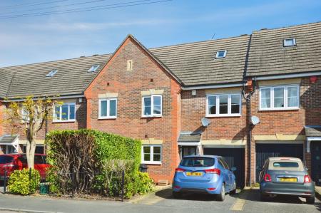 3 bedroom Town house to let in Hedley Road, St Albans, AL1