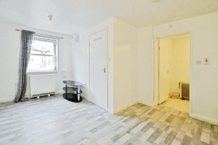 1 bedroom Studio flat to let in Harlesden Road, St Albans, AL1