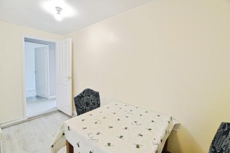 1 bedroom Studio flat to let in Harlesden Road, St Albans, AL1