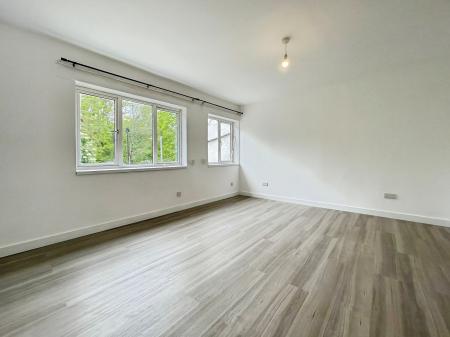 1 bedroom Flat to let in Waverley Road, St Albans, AL3