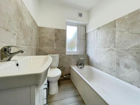 1 bedroom Flat to let in Waverley Road, St Albans, AL3