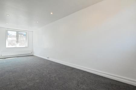 4 bedroom Duplex to let in French Row, St Albans, AL3