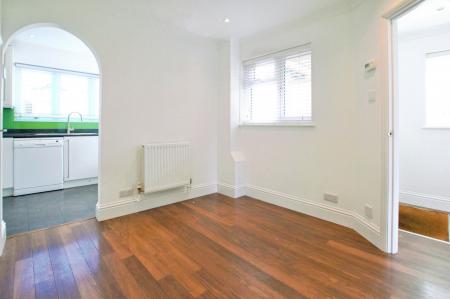 3 bedroom End of terrace house to let in St Mary Court, St Albans, AL1