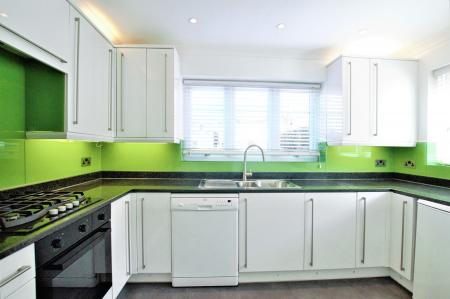 3 bedroom End of terrace house to let in St Mary Court, St Albans, AL1