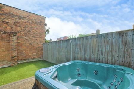 3 bedroom End of terrace house to let in St Mary Court, St Albans, AL1