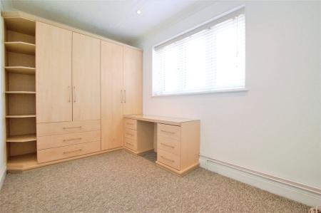 3 bedroom End of terrace house to let in St Mary Court, St Albans, AL1