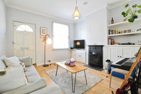 2 bedroom Terraced House to let in Oster Street, St Albans, AL3