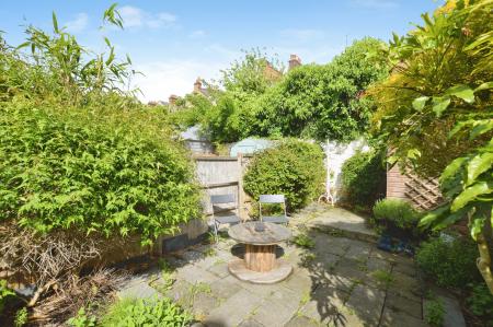 2 bedroom Terraced House to let in Oster Street, St Albans, AL3