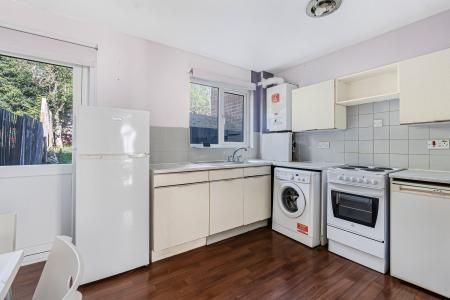 2 bedroom Terraced House for sale in Tudor Close, Hatfield, AL10