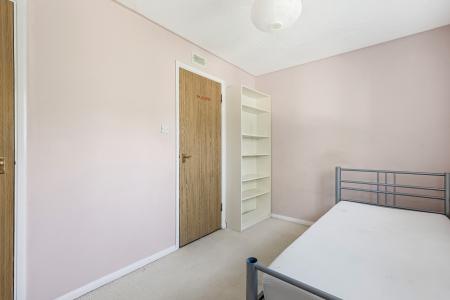 2 bedroom Terraced House for sale in Tudor Close, Hatfield, AL10