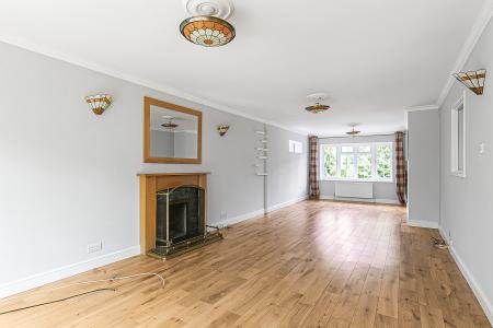 4 bedroom Detached house for sale in Carpenders Close, Harpenden, AL5