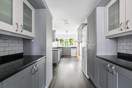 4 bedroom Detached house for sale in Carpenders Close, Harpenden, AL5