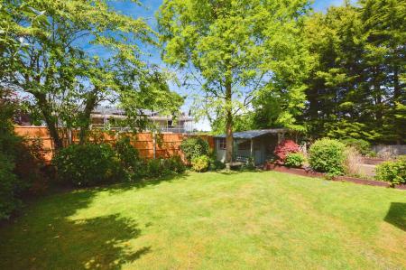 4 bedroom Detached house for sale in Carpenders Close, Harpenden, AL5
