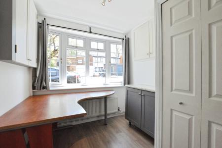 4 bedroom Detached house for sale in Carpenders Close, Harpenden, AL5
