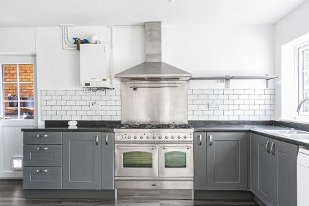 4 bedroom Detached house for sale in Carpenders Close, Harpenden, AL5