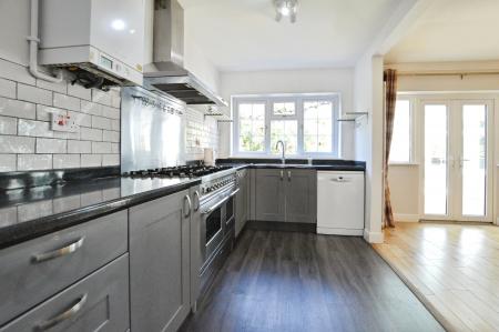 4 bedroom Detached house for sale in Carpenders Close, Harpenden, AL5