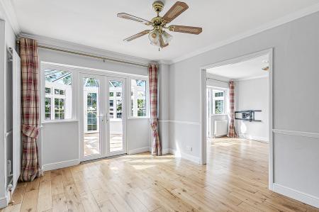 4 bedroom Detached house for sale in Carpenders Close, Harpenden, AL5