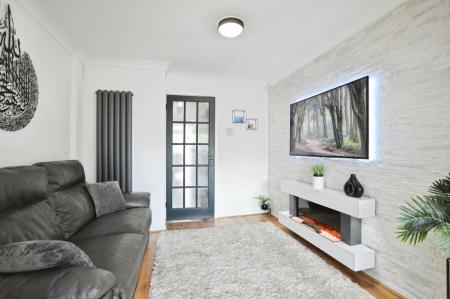 4 bedroom House to let in Vicarage Gardens, Flamstead, AL3