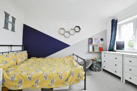 4 bedroom House to let in Vicarage Gardens, Flamstead, AL3