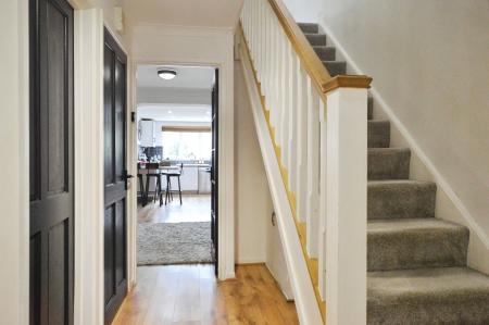 4 bedroom House to let in Vicarage Gardens, Flamstead, AL3