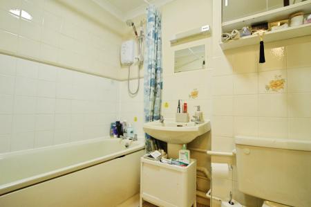 1 bedroom Flat to let in Granville Road, St Albans, AL1