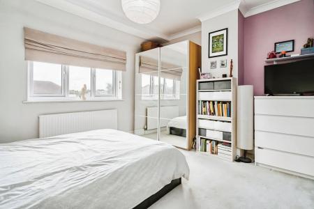 3 bedroom Terraced House to let in Harvey Road, St Albans, AL2