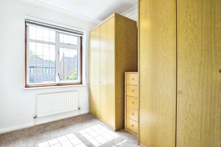 3 bedroom Semi-detached house to let in Barnfield Road, St Albans, AL4