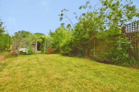 3 bedroom Semi-detached house to let in Barnfield Road, St Albans, AL4