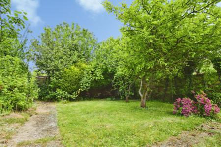 3 bedroom Semi-detached house to let in Barnfield Road, St Albans, AL4
