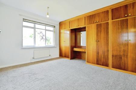 3 bedroom Semi-detached house to let in Barnfield Road, St Albans, AL4