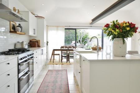 4 bedroom Semi-detached house to let in Ragged Hall Lane, Chiswell Green, AL2