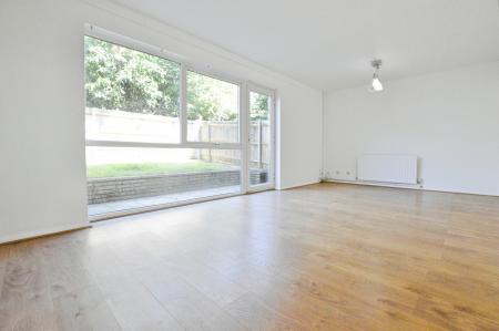 3 bedroom Terraced House to let in Beaumont Avenue, St Albans, AL1