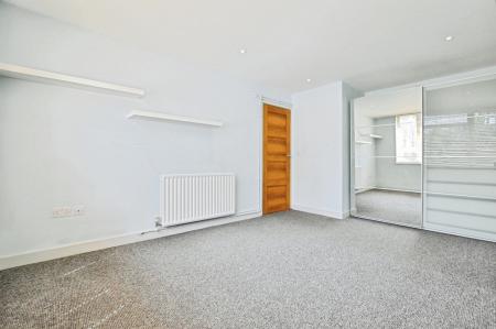 2 bedroom Flat to let in Grosvenor Road, St Albans, AL1