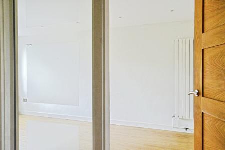2 bedroom Flat to let in Grosvenor Road, St Albans, AL1