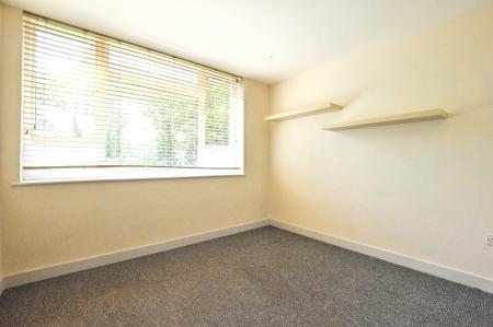 2 bedroom Flat to let in Grosvenor Road, St Albans, AL1