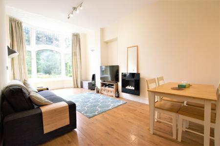 2 bedroom Flat to let in Sundale