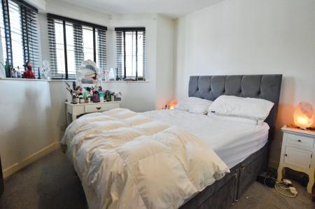 2 bedroom Terraced House to let in Hill Street, St Albans, AL3