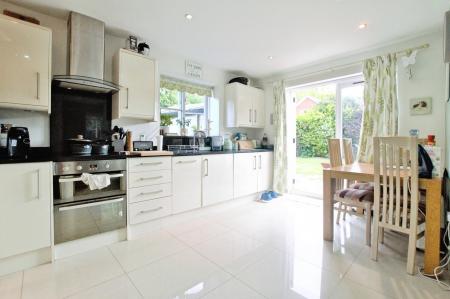 1 bedroom Detached bungalow to let in Kensworth, Flamstead, LU6