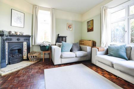 4 bedroom Detached house to let in Flora Grove, St Albans, AL1