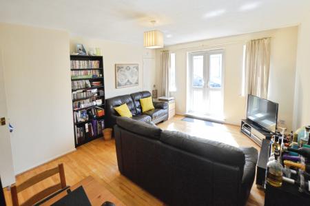 1 bedroom Flat to let in Park View Close, St Albans, AL1