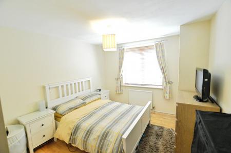 1 bedroom Flat to let in Park View Close, St Albans, AL1